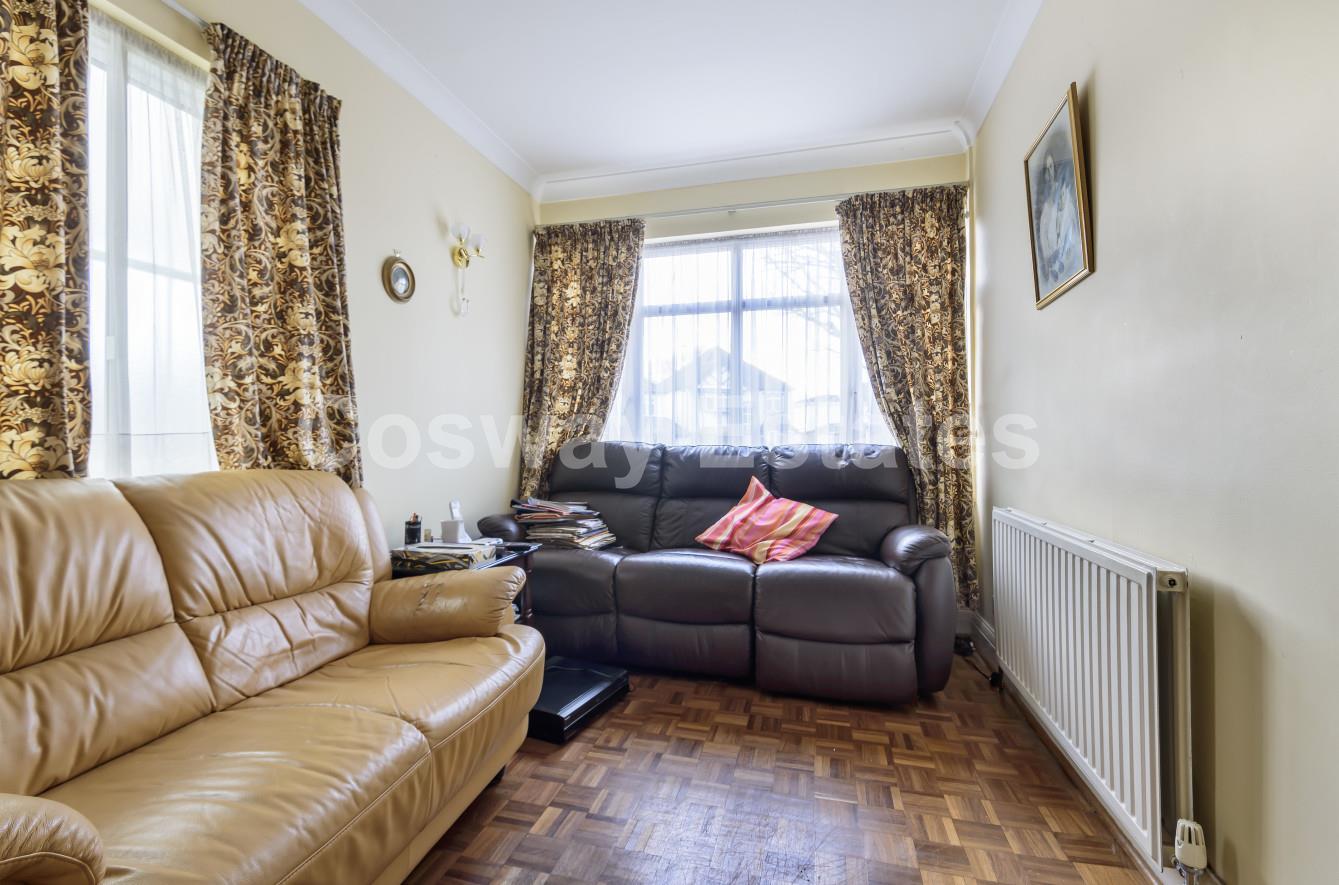 Parkside, Mill Hill